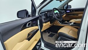 Kia Carnival Бензин 7-Seater Signature 2023 года из Южной Кореи