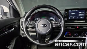 Kia Seltos Дизель 1.6 2WD 2020 года из Южной Кореи
