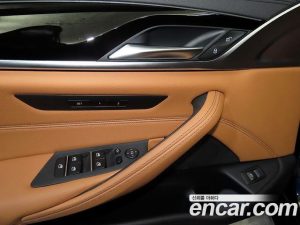 BMW 5-Series 520i Luxury 2020 года из Южной Кореи