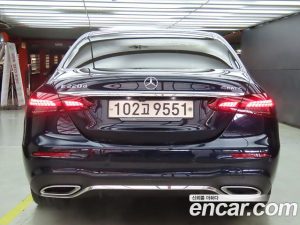 Mercedes-Benz E-Class E220d 4MATIC AMG Line 2021 года из Южной Кореи