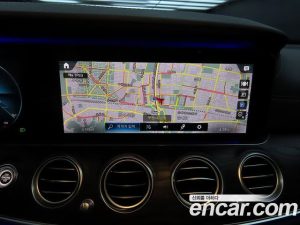 Mercedes-Benz E-Class E220d 4MATIC AMG Line 2021 года из Южной Кореи