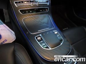 Mercedes-Benz E-Class E220d 4MATIC AMG Line 2021 года из Южной Кореи