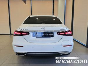 Mercedes-Benz E-Class E300e 4MATIC Exclusive 2021 года из Южной Кореи
