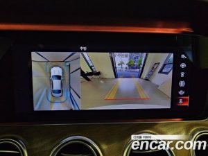 Mercedes-Benz E-Class E300e 4MATIC Exclusive 2021 года из Южной Кореи