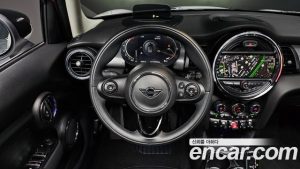 Mini Cooper 5Door HIGH 2021 года из Южной Кореи