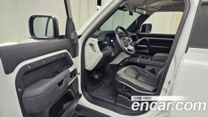 Land Rover Defender 110 D240 SE 2020 года из Южной Кореи