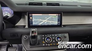 Land Rover Defender 110 D240 SE 2020 года из Южной Кореи