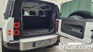 Land Rover Defender 110 D240 SE 2020 года из Южной Кореи