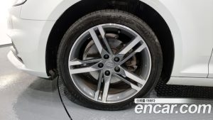 Audi A4 40 TFSI Premium 2019 года из Южной Кореи