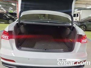 Audi A6 45 TFSI Premium 2021 года из Южной Кореи