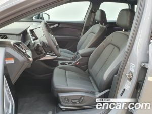 Audi Q4 e-TRON 40 2023 года из Южной Кореи
