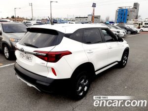 Kia Seltos Бензин 1.6 Turbo 2WD 2020 года из Южной Кореи