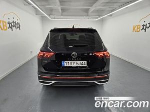 Volkswagen Tiguan 2.0 TSI Prestige 2023 года из Южной Кореи