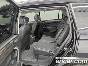 Volkswagen Tiguan 2.0 TSI Prestige 2023 года из Южной Кореи