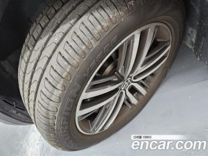 Volkswagen Tiguan 2.0 TSI Prestige 2023 года из Южной Кореи