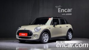 Mini Cooper 5Door DEFAULT 2020 года из Южной Кореи