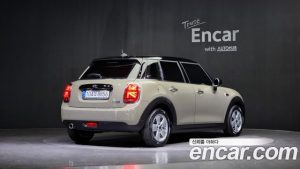 Mini Cooper 5Door DEFAULT 2020 года из Южной Кореи