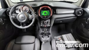 Mini Cooper 5Door DEFAULT 2020 года из Южной Кореи