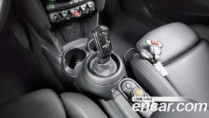 Mini Cooper 5Door DEFAULT 2020 года из Южной Кореи