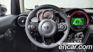 Mini Cooper 5Door DEFAULT 2020 года из Южной Кореи