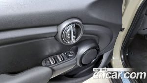 Mini Cooper 5Door DEFAULT 2020 года из Южной Кореи