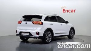Kia Niro 1.6 HEV 2020 года из Южной Кореи