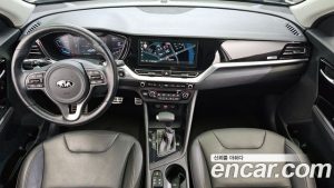 Kia Niro 1.6 HEV 2020 года из Южной Кореи