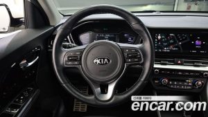 Kia Niro 1.6 HEV 2020 года из Южной Кореи