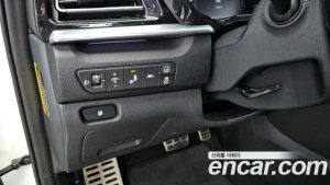Kia Niro 1.6 HEV 2020 года из Южной Кореи