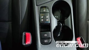 Kia Niro 1.6 HEV 2020 года из Южной Кореи