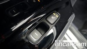 Kia Niro 1.6 HEV 2020 года из Южной Кореи