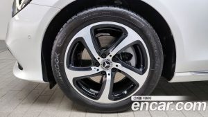Mercedes-Benz E-Class E250 Avantgarde 2020 года из Южной Кореи