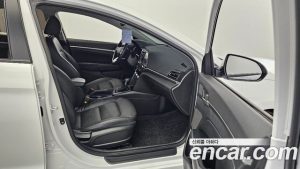 Hyundai AVANTE 1.6 2020 года из Южной Кореи