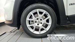 Jeep Renegade 2.4 Longitude 2021 года из Южной Кореи