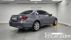 Mercedes-Benz E-Class E220d 4MATIC Exclusive 2020 года из Южной Кореи
