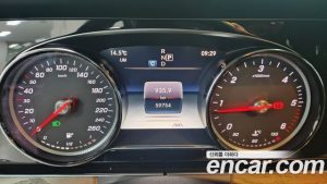 Mercedes-Benz E-Class E220d 4MATIC Exclusive 2020 года из Южной Кореи