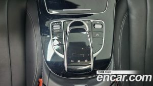 Mercedes-Benz E-Class E220d 4MATIC Exclusive 2020 года из Южной Кореи