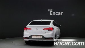 Hyundai AVANTE 1.6 2020 года из Южной Кореи