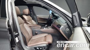 BMW 5-Series 520d M Sport Plus 2020 года из Южной Кореи