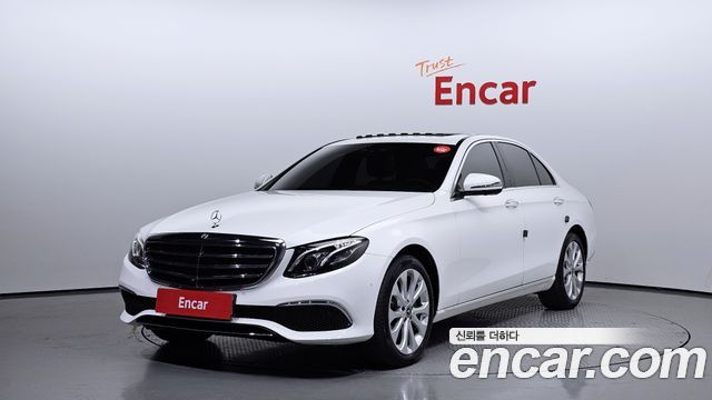 Mercedes-Benz E-Class E300 4MATIC Exclusive 2020 года из Кореи