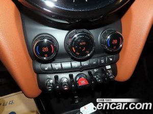 Mini Cooper CLASSIC 2024 года из Южной Кореи