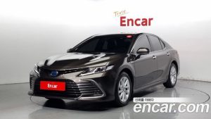 Toyota Camry 2.5 LE HYBRID 2022 года из Южной Кореи