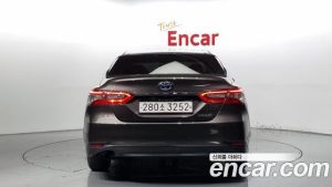 Toyota Camry 2.5 LE HYBRID 2022 года из Южной Кореи