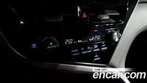 Toyota Camry 2.5 LE HYBRID 2022 года из Южной Кореи