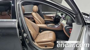 Mercedes-Benz E-Class E350 4MATIC Avantgarde 2021 года из Южной Кореи