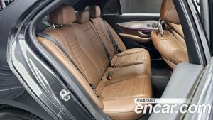 Mercedes-Benz E-Class E350 4MATIC Avantgarde 2021 года из Южной Кореи