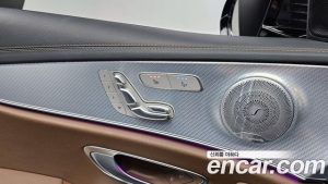 Mercedes-Benz E-Class E350 4MATIC Avantgarde 2021 года из Южной Кореи