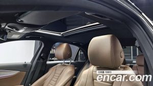Mercedes-Benz E-Class E350 4MATIC Avantgarde 2021 года из Южной Кореи