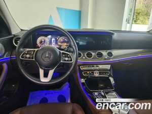 Mercedes-Benz E-Class E300 4MATIC AMG Line 2020 года из Южной Кореи