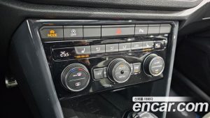 Volkswagen T-Roc 2.0 TDI Premium 2021 года из Южной Кореи